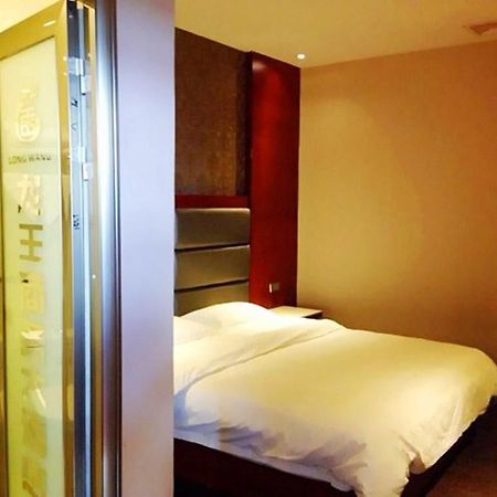Longwang Business Hotel Liuzhou Exterior photo