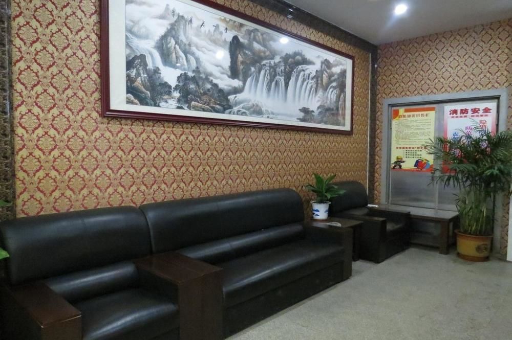 Longwang Business Hotel Liuzhou Exterior photo