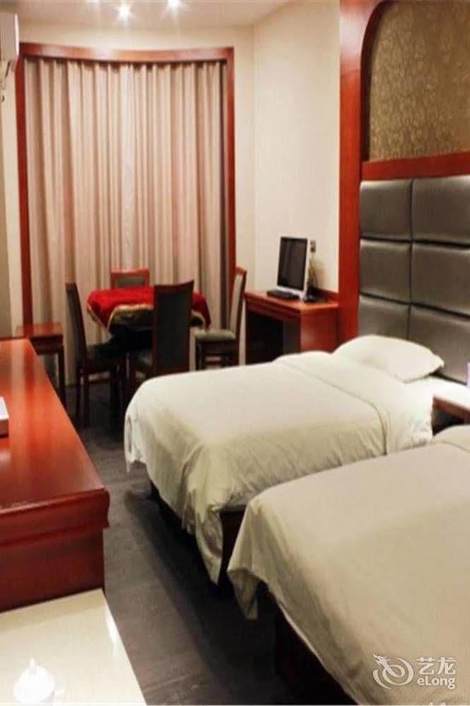 Longwang Business Hotel Liuzhou Exterior photo