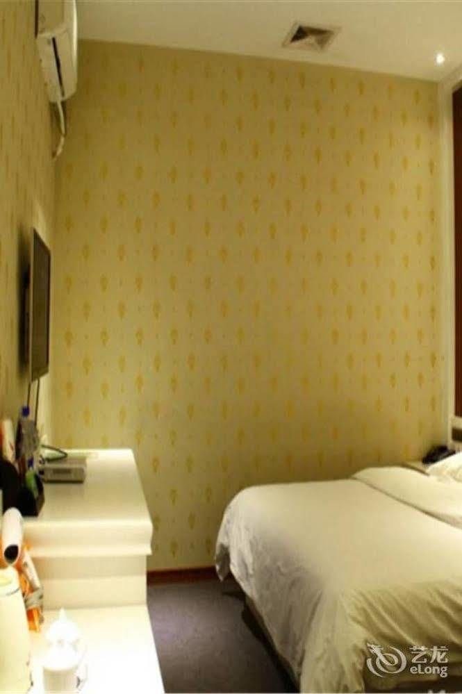 Longwang Business Hotel Liuzhou Exterior photo